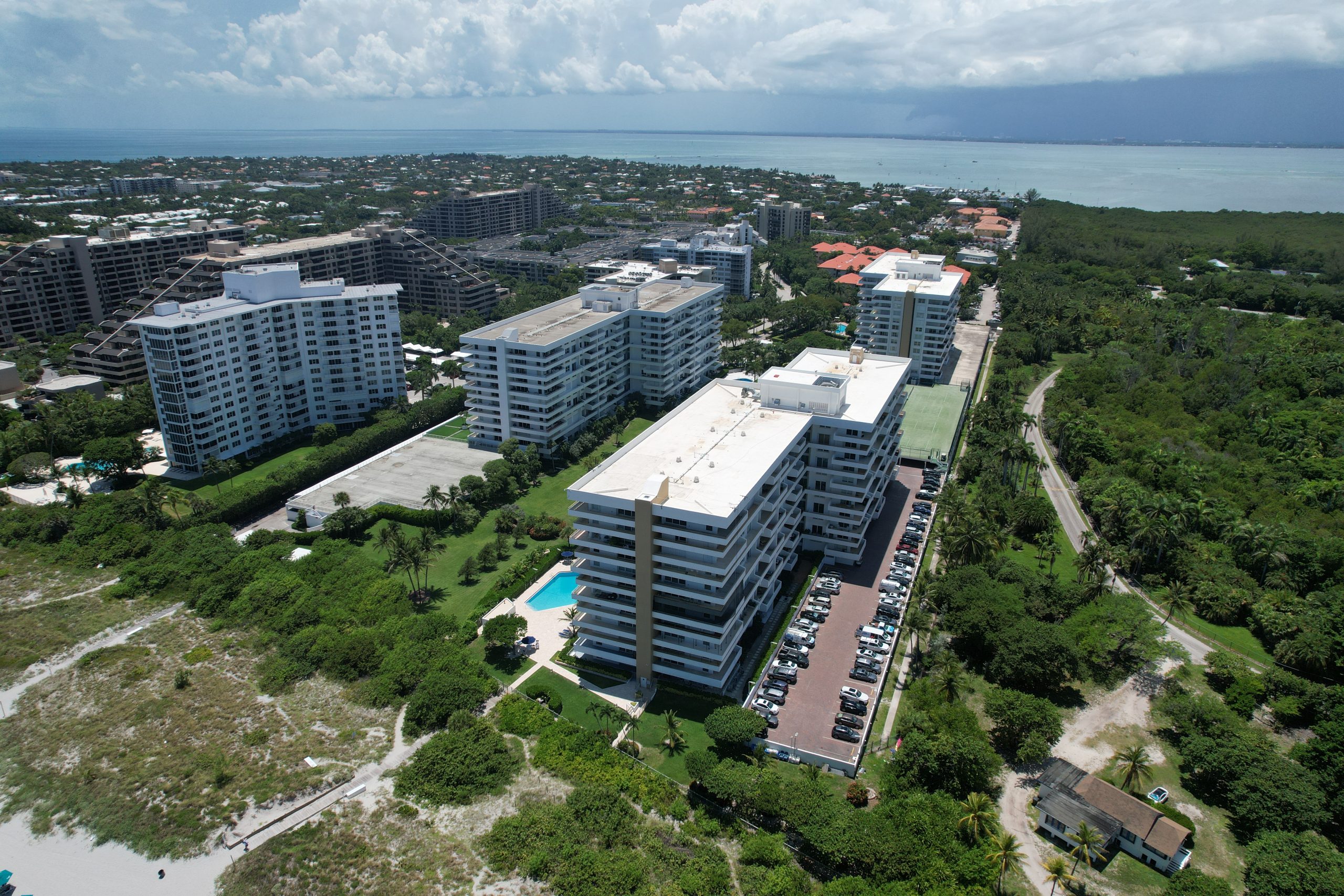 Commodore Club Key Biscayne - Chatburn Living - Buildings