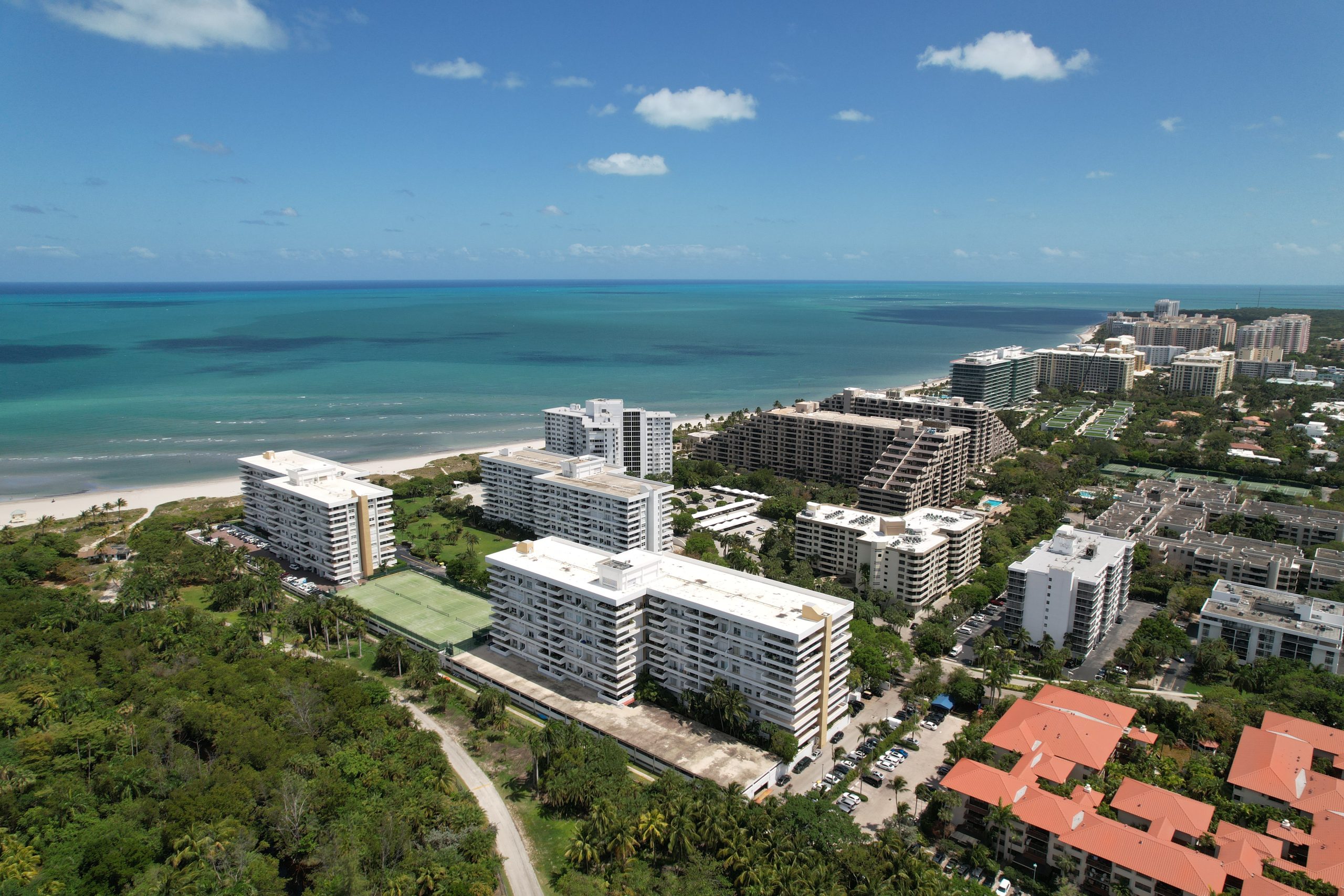 Commodore Club Key Biscayne - Chatburn Living - Buildings